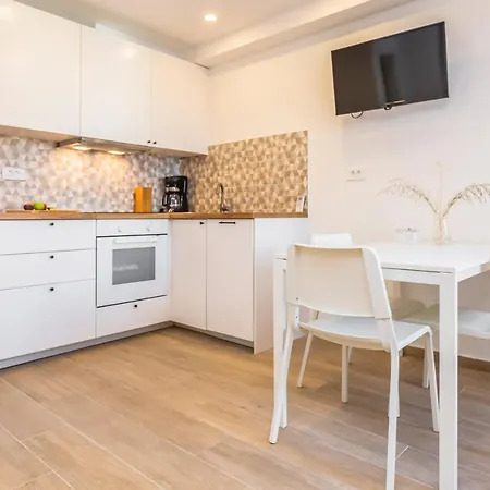Appartement Adris *